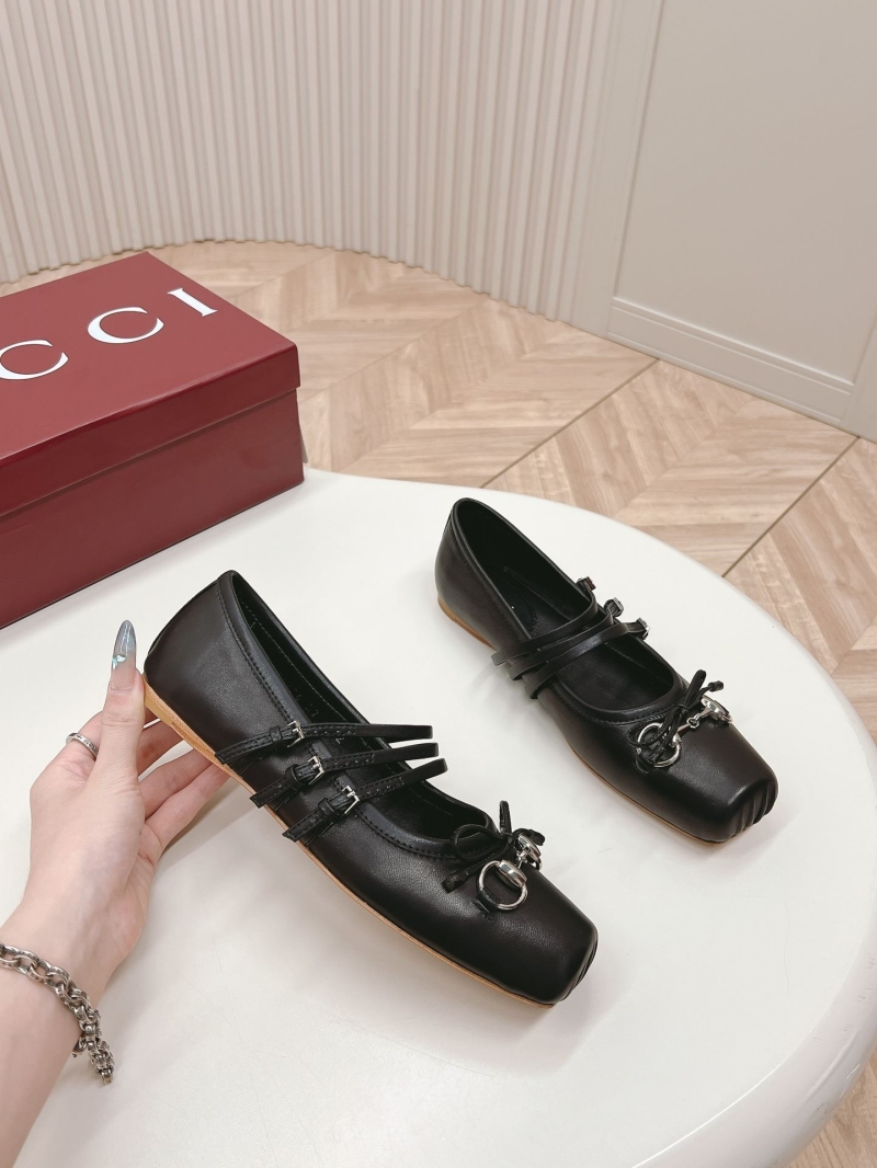 Gucci Flat Shoes